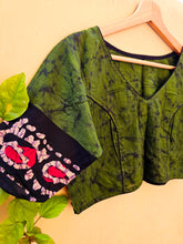 Load image into Gallery viewer, Batik Blouses