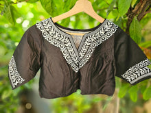Load image into Gallery viewer, Traditional Embroidery Blouse

