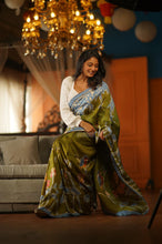 Load image into Gallery viewer, Lotus Sarovar- Mulberry Silk Saree
