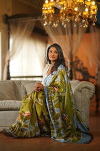 Load image into Gallery viewer, Lotus Sarovar- Mulberry Silk Saree

