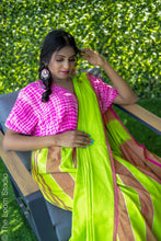 Load image into Gallery viewer, Parrotdise Light Green Pure Handloom Cotton Saree
