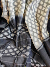 Load image into Gallery viewer, Smokey Grey Handwoven Pochampally Ikat Cotton Saree
