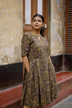 Load image into Gallery viewer, Patrali- Pure Cotton Floral Dress
