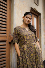 Load image into Gallery viewer, Patrali- Pure Cotton Floral Dress
