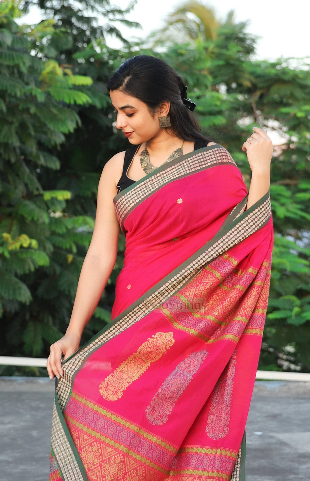 Tonni- Multicolour Hand Embroidery Bomkai Saree (Pink)