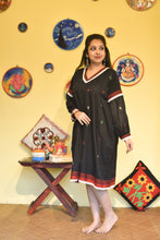 Load image into Gallery viewer, Black Handwoven Jamdani Jama (Dress)
