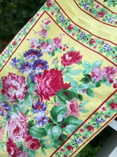 Load image into Gallery viewer, Flower Printed - Table Runners
