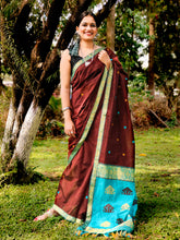 Load image into Gallery viewer, Vakul - A Handwoven Assam Cotton Saree
