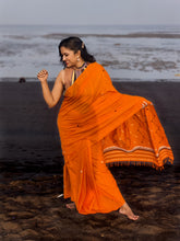Load image into Gallery viewer, Vamika - A Handwoven Assam Cotton Saree
