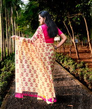 Load image into Gallery viewer, Marigold - A Mulmul Cotton Saree
