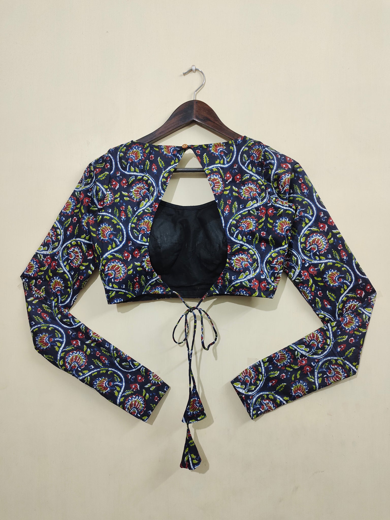 Churi: Black Full Sleeve Cotton Printed Backless Blouse – Indostrings