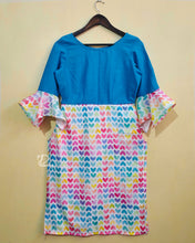 Load image into Gallery viewer, Multicolour Heart &amp; Sky Solid Kurti
