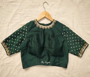 Zero Neck Embroidered with Tiny Buta - Bottle Green