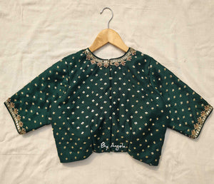 Zero Neck Embroidered with Tiny Buta - Bottle Green