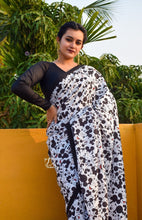 Load image into Gallery viewer, Mickey Printed Quirky Saree
