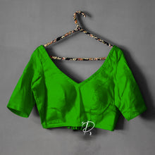 Load image into Gallery viewer, Backless Solid Blouse with Three Tie-up - Green
