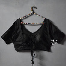 Load image into Gallery viewer, Backless Solid Blouse with Three Tie-up - Black
