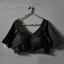 Load image into Gallery viewer, Backless Solid Blouse with Three Tie-up - Black
